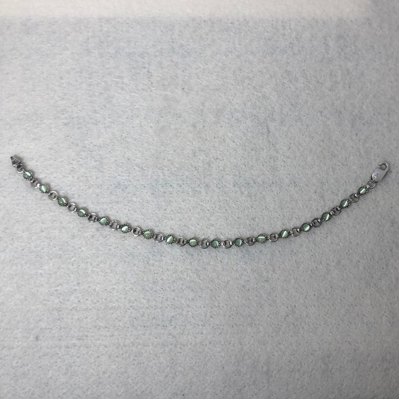 Silver green stone bracelet - Picture 3 of 4